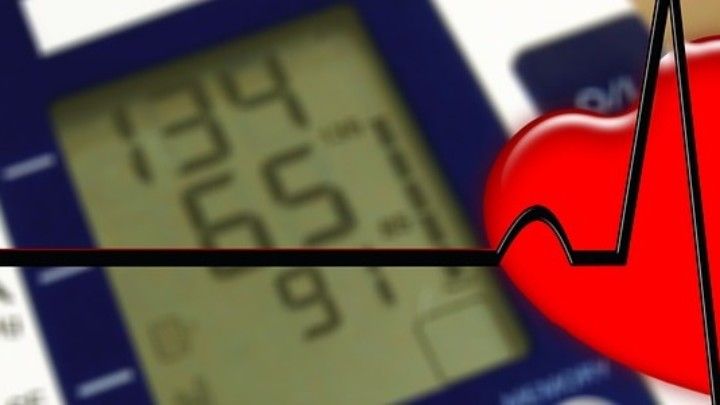 Comment surveiller sa pression artérielle à domicile ?